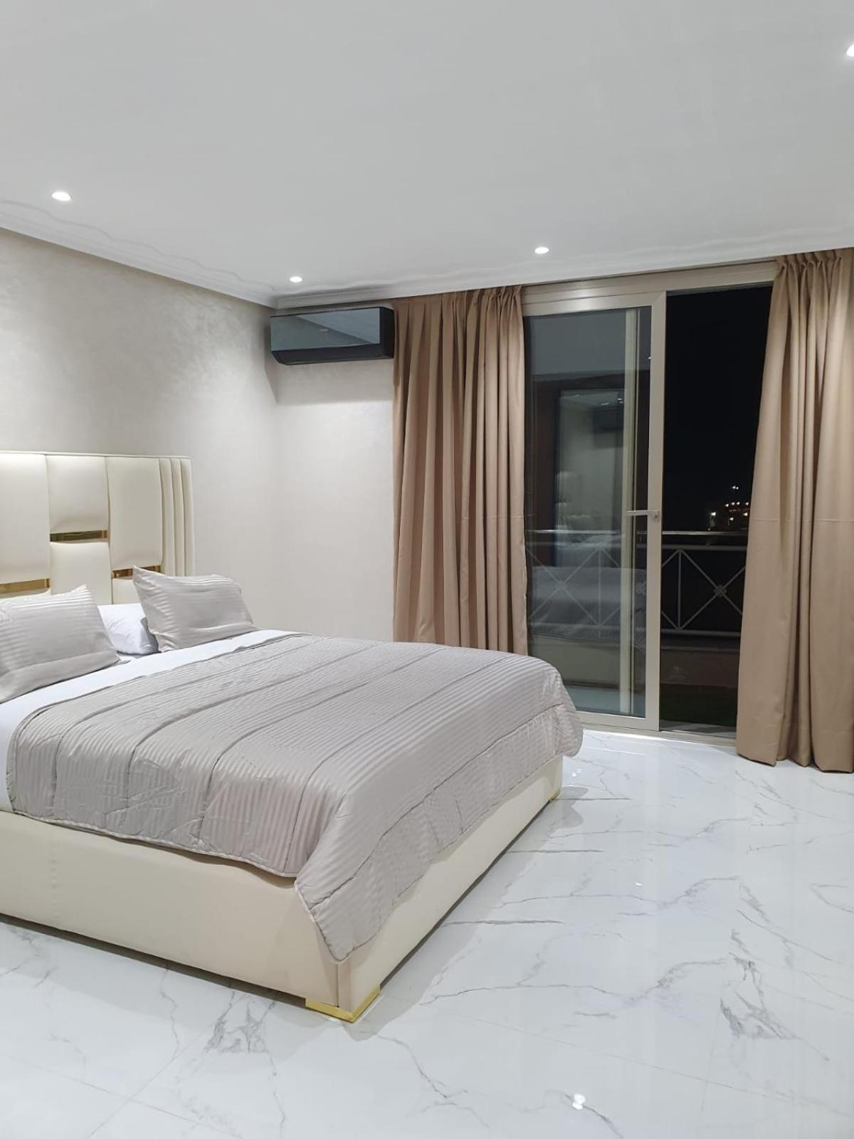 Le Select Appartement Nador Esterno foto